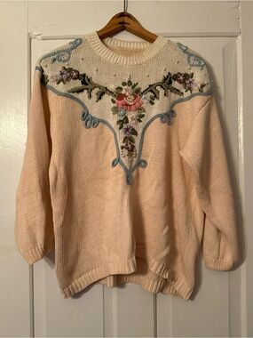 Vintage 80’s Floral Embroidered Cream & Pink Women’s Sweater